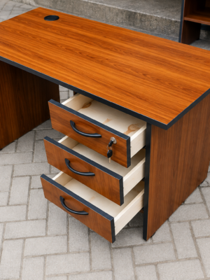 Standard Office Desk with Lockable Drawers