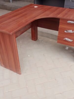 Executive L-Shaped Office Desk with Lockable Drawers