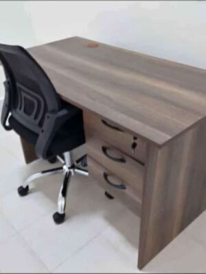 Executive Office Desk with Lockable Drawers