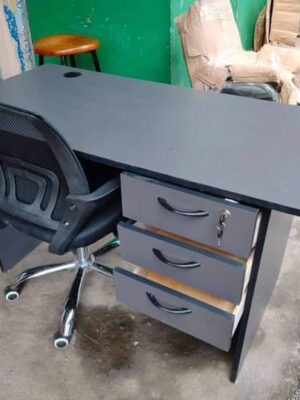 Modern Office Desk with Ergonomic Mesh Office Chair – Matte Black Finish