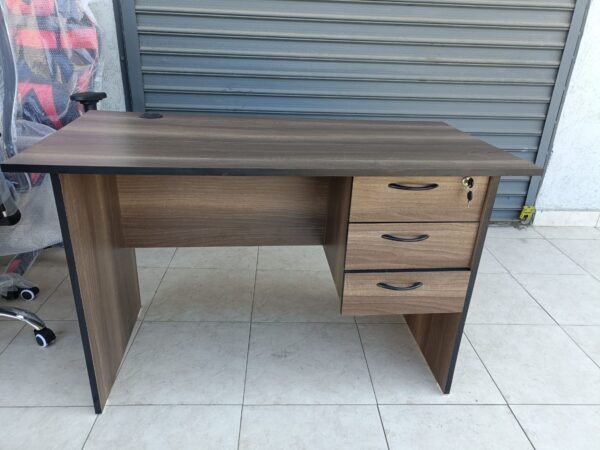 Executive Office Desk with Lockable Drawers – Walnut Finish