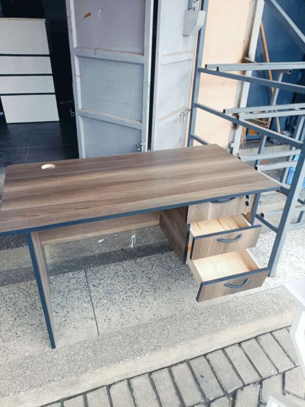 Executive Office Desk with Lockable Drawers – Walnut Finish